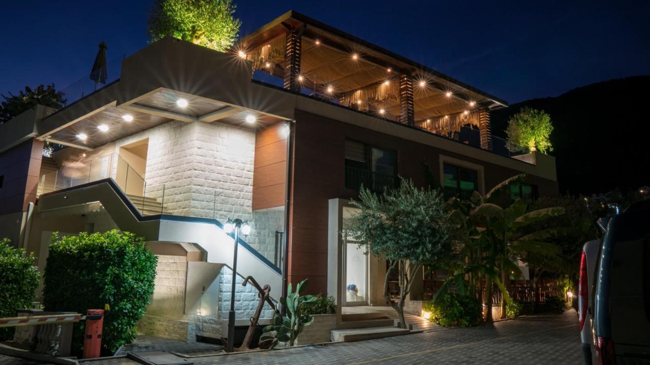 Apart hotel Sun Village Herceg Novi Exteriör bild