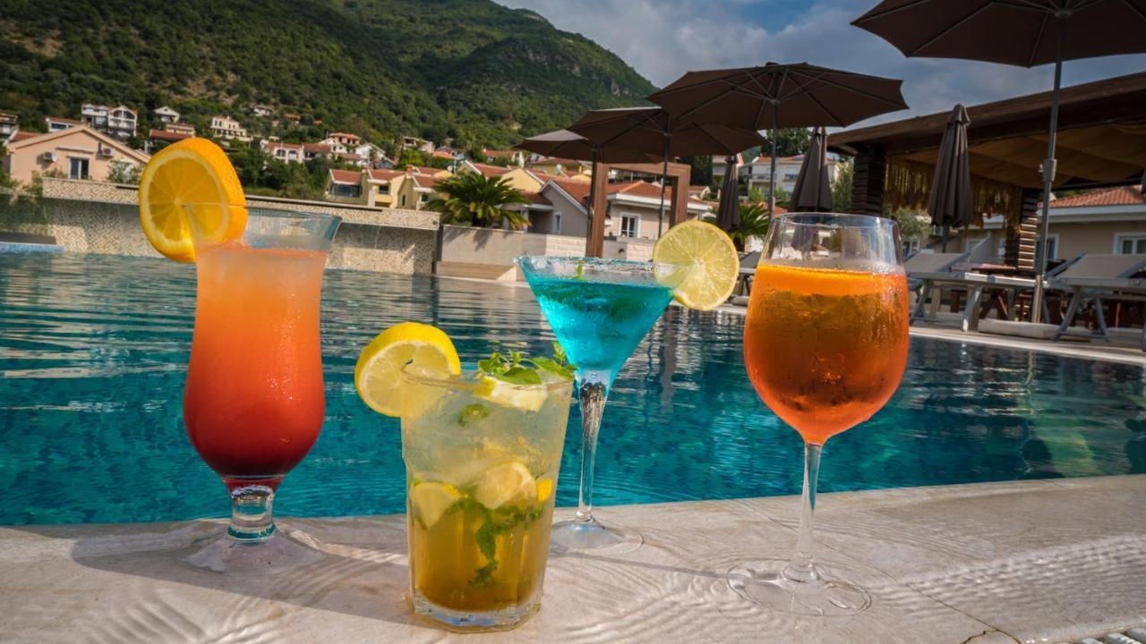Apart hotel Sun Village Herceg Novi Exteriör bild