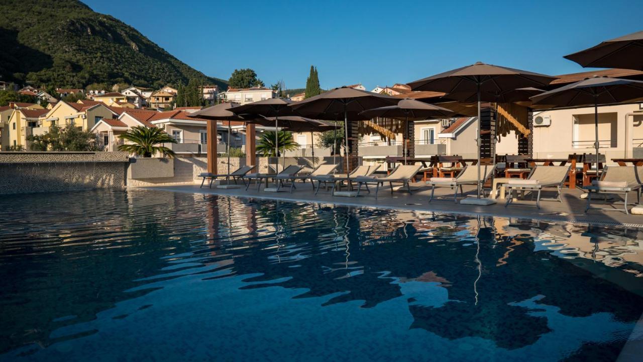 Apart hotel Sun Village Herceg Novi Exteriör bild