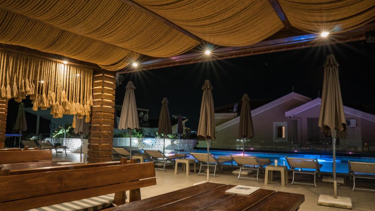 Apart hotel Sun Village Herceg Novi Exteriör bild