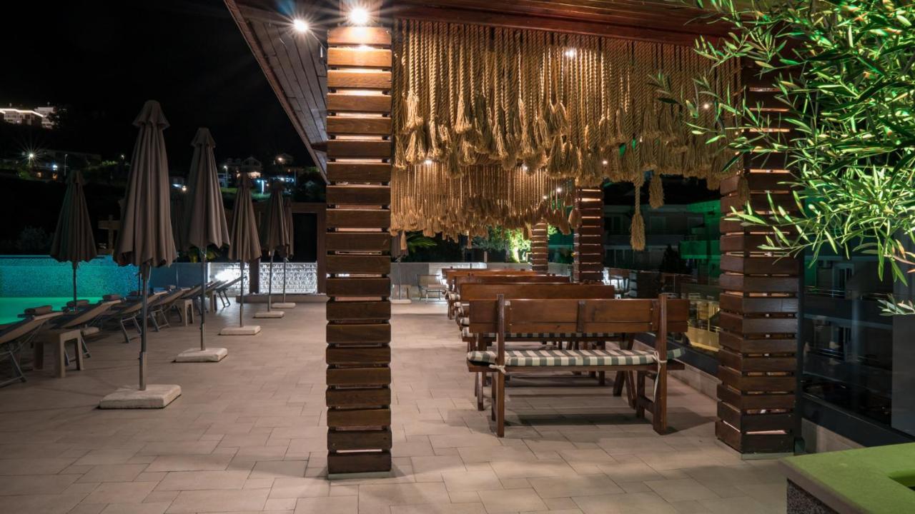 Apart hotel Sun Village Herceg Novi Exteriör bild