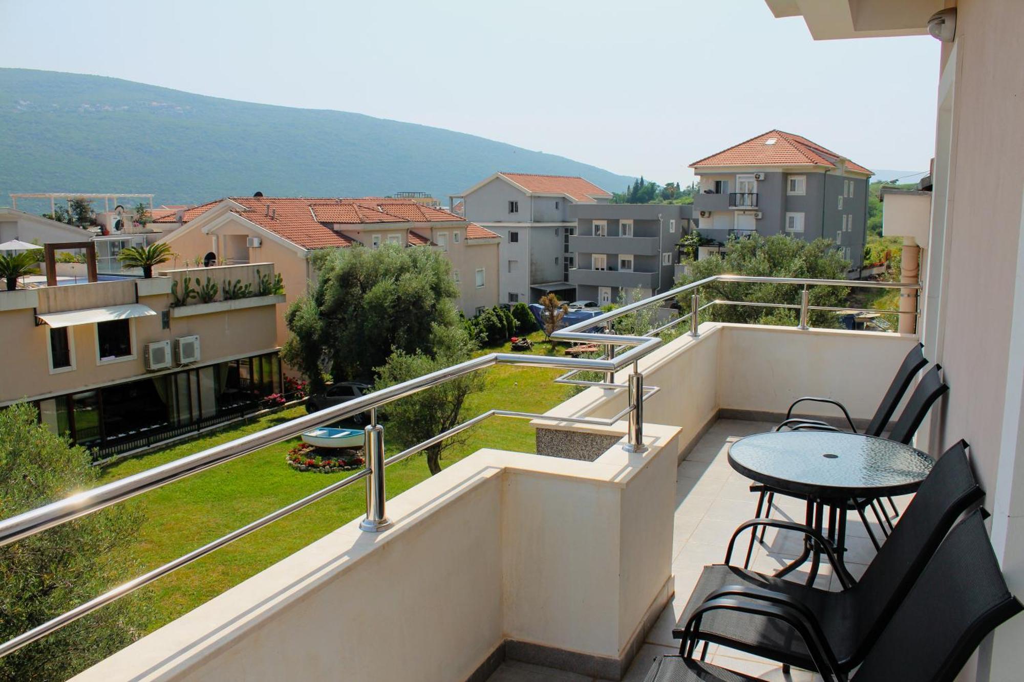 Apart hotel Sun Village Herceg Novi Rum bild