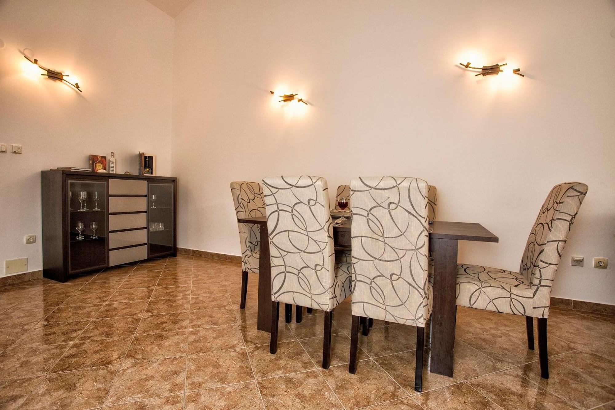 Apart hotel Sun Village Herceg Novi Rum bild