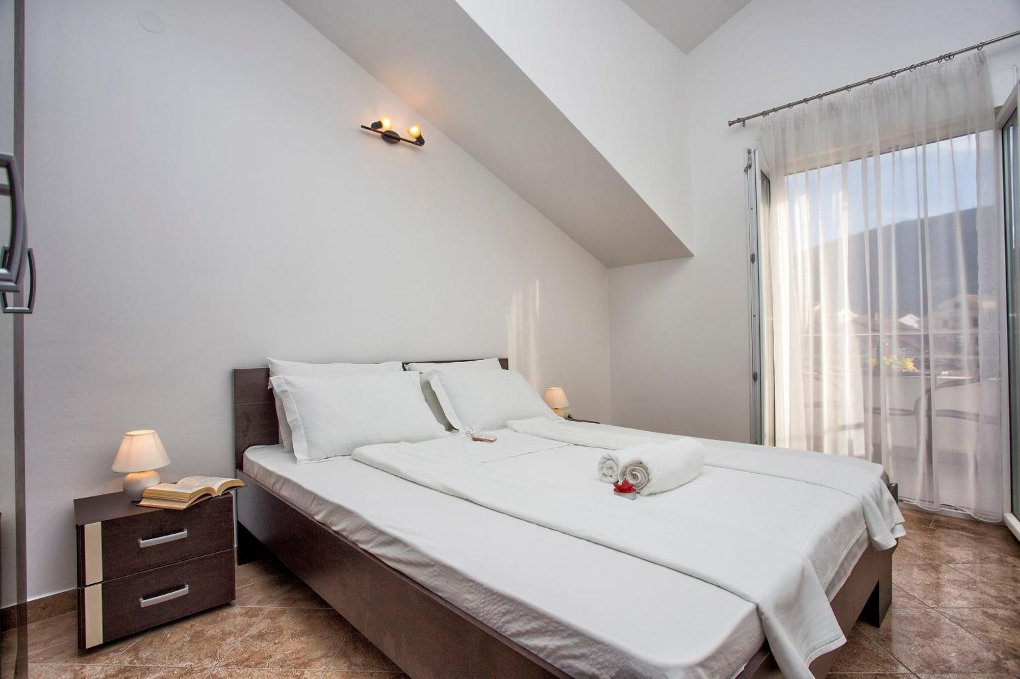 Apart hotel Sun Village Herceg Novi Rum bild