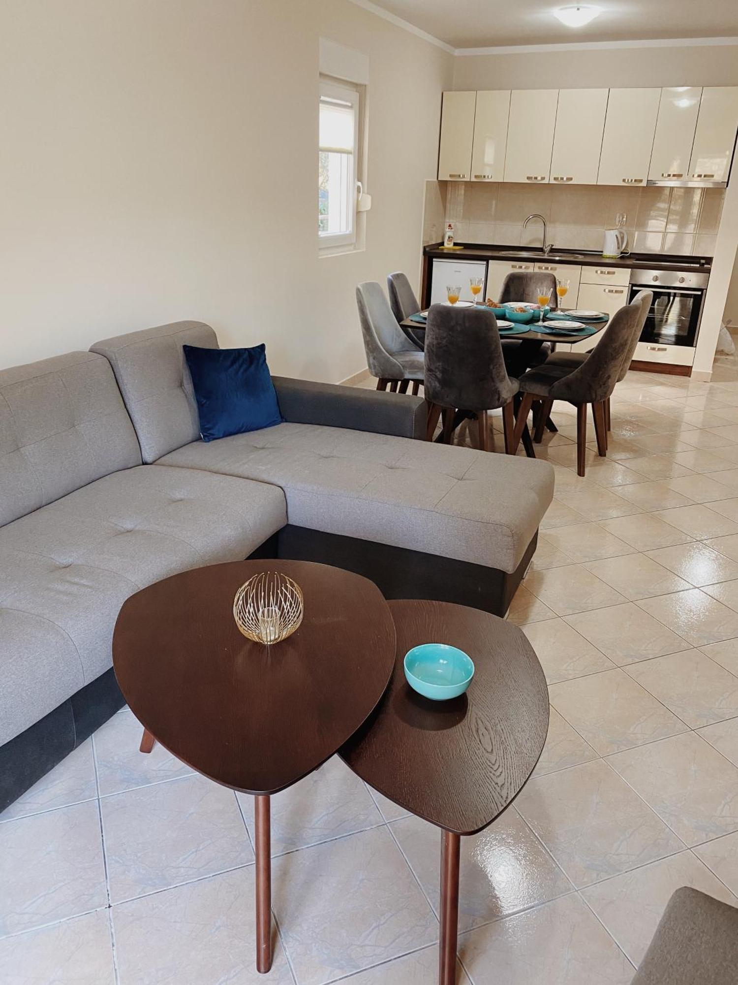 Apart hotel Sun Village Herceg Novi Rum bild