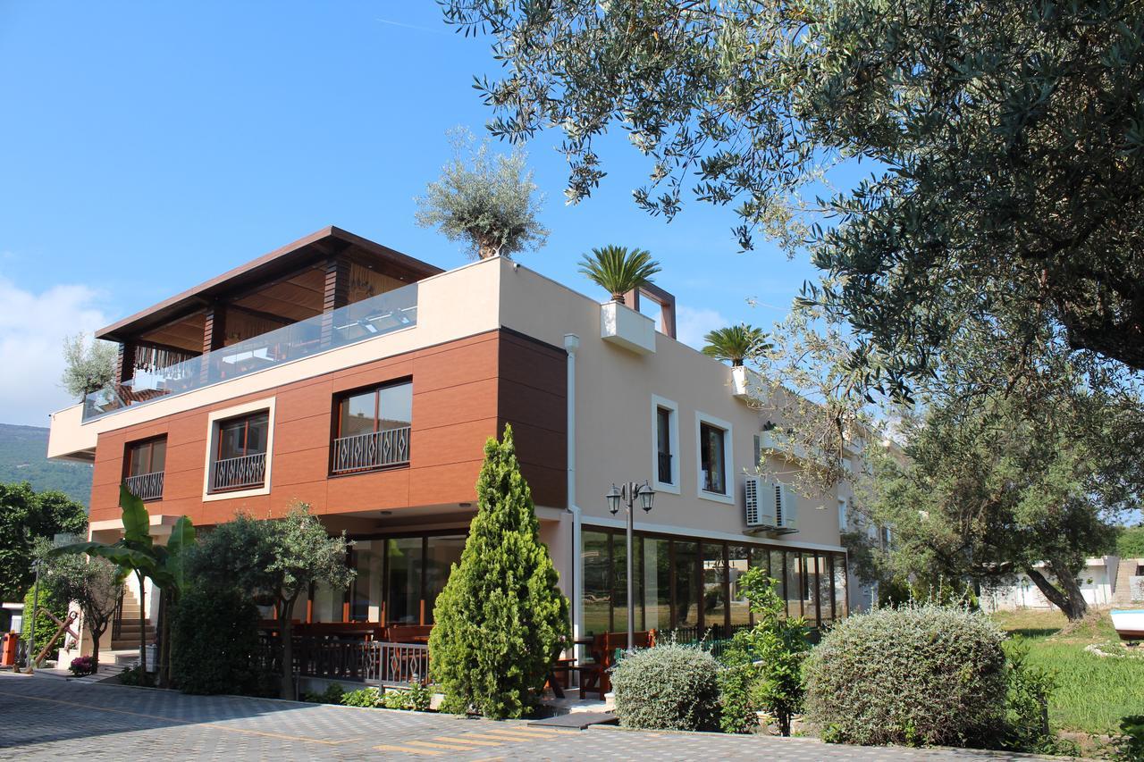 Apart hotel Sun Village Herceg Novi Exteriör bild