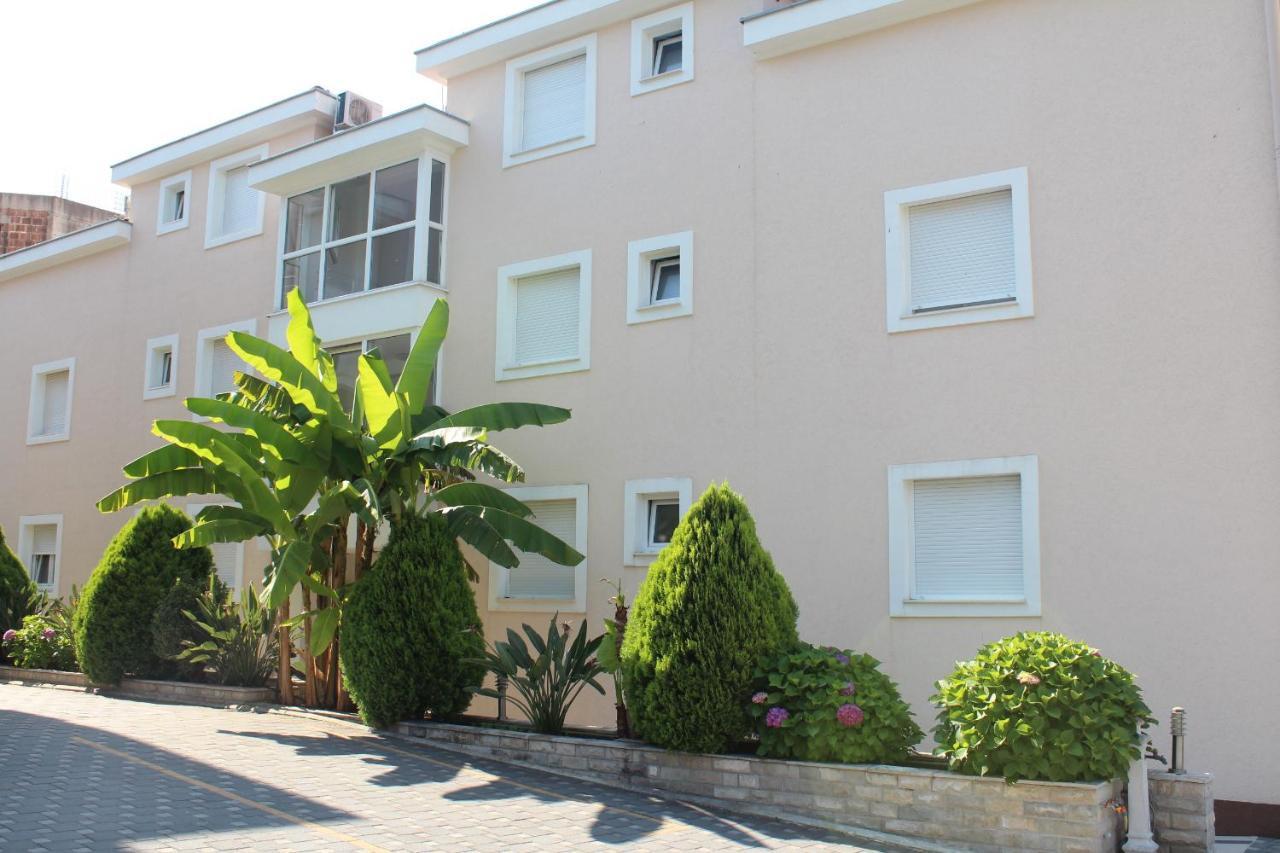 Apart hotel Sun Village Herceg Novi Exteriör bild